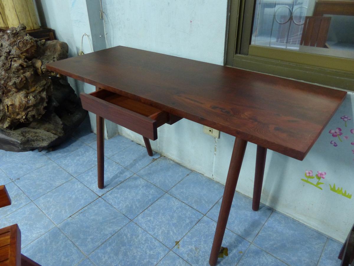 28.โต๊ะ1ลิ้นชักจากไม้ประดู่,ชิงชัน